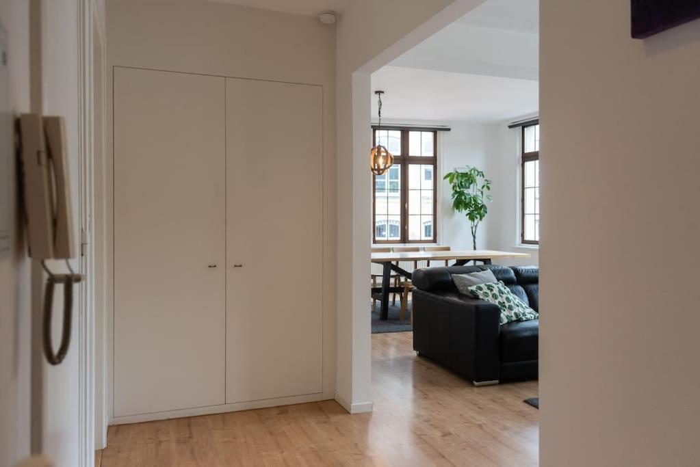 The View - Spacious 2 Bdr Appt In With View Antwerpen Eksteriør billede